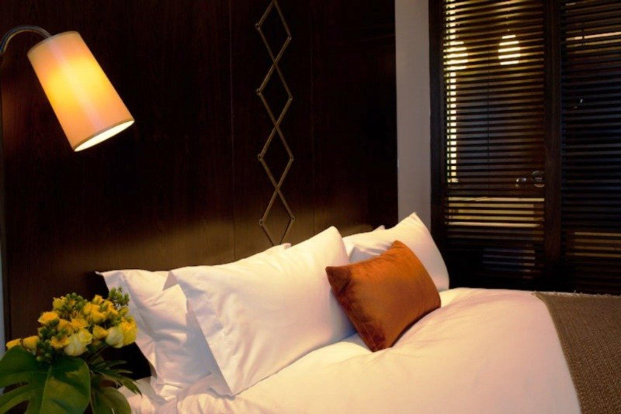 Sofitel Montevideo Casino Carrasco & Spa 외부 사진 A bed with pillows